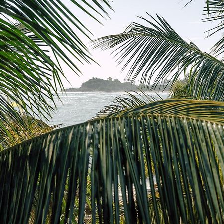 Pearl Divers Beachfront Apartment Unawatuna Exterior foto