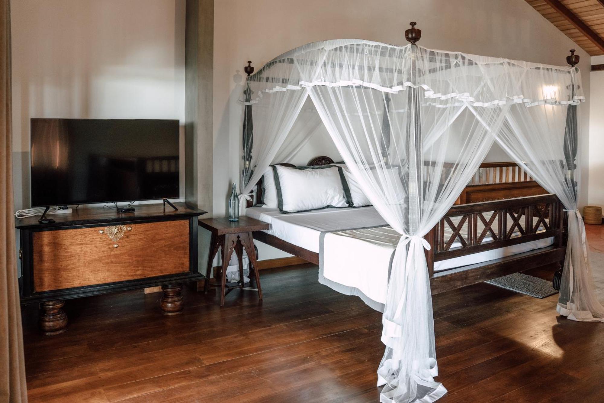 Pearl Divers Beachfront Apartment Unawatuna Exterior foto