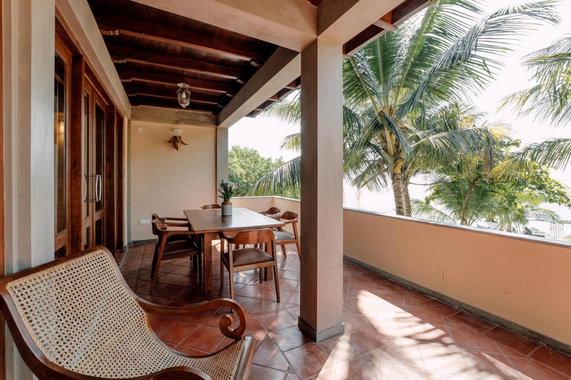 Pearl Divers Beachfront Apartment Unawatuna Exterior foto