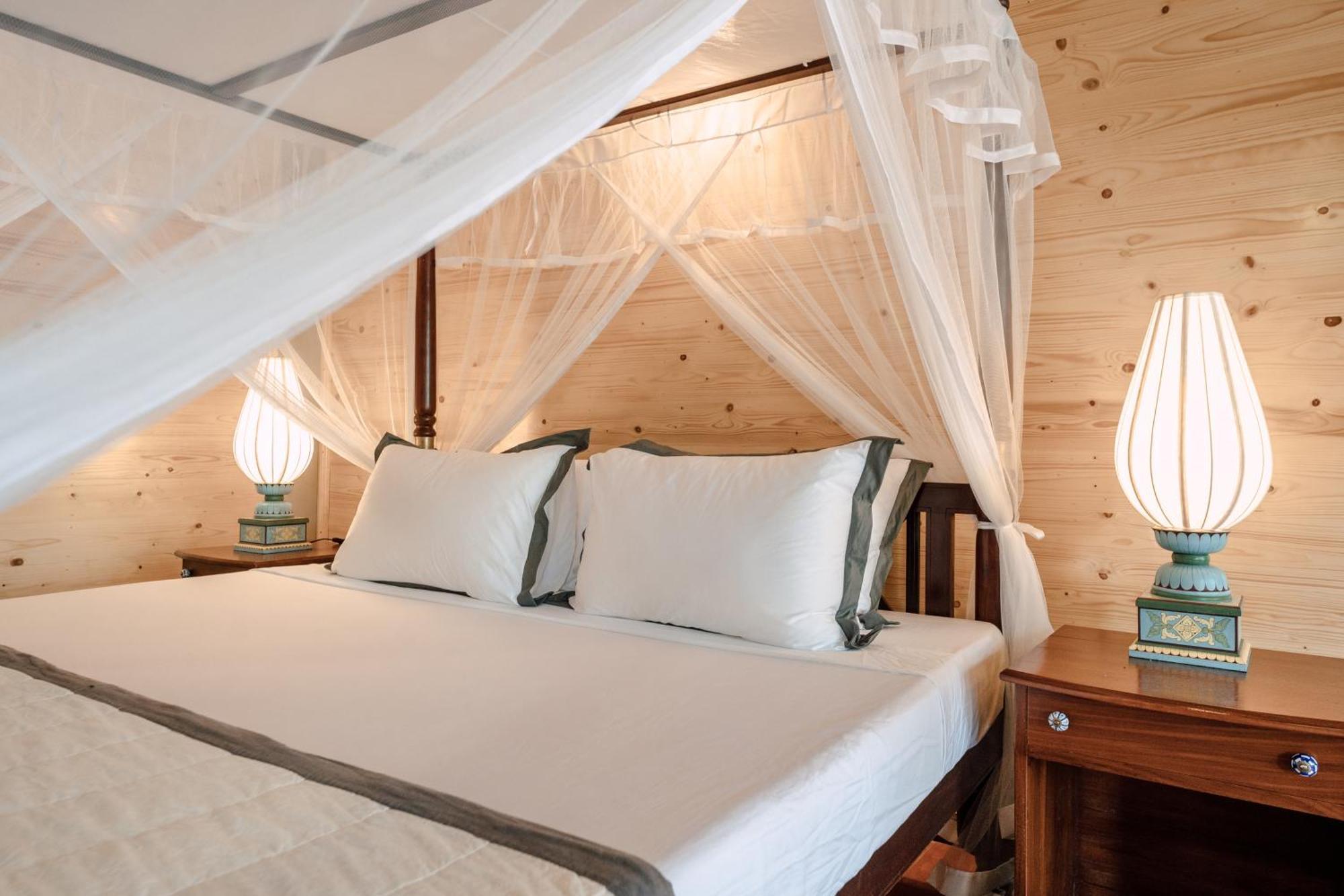 Pearl Divers Beachfront Apartment Unawatuna Exterior foto
